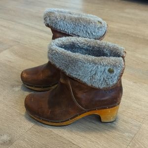 Uggs wood heal sheepskin boots
